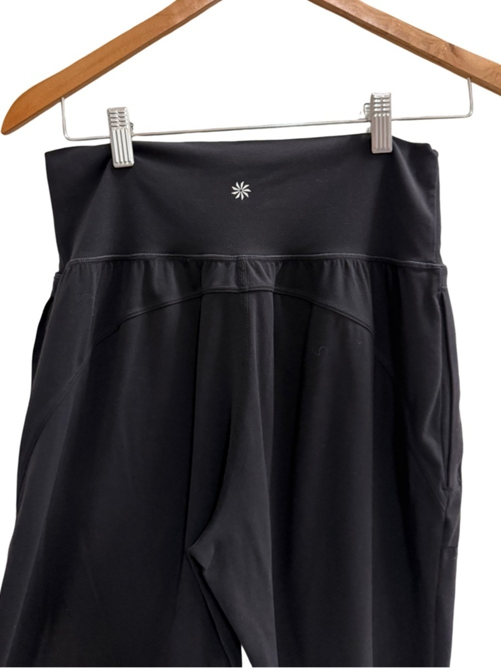 ATHLETA Salutation High Rise Jogger Black Size Small - Picture 6 of 9